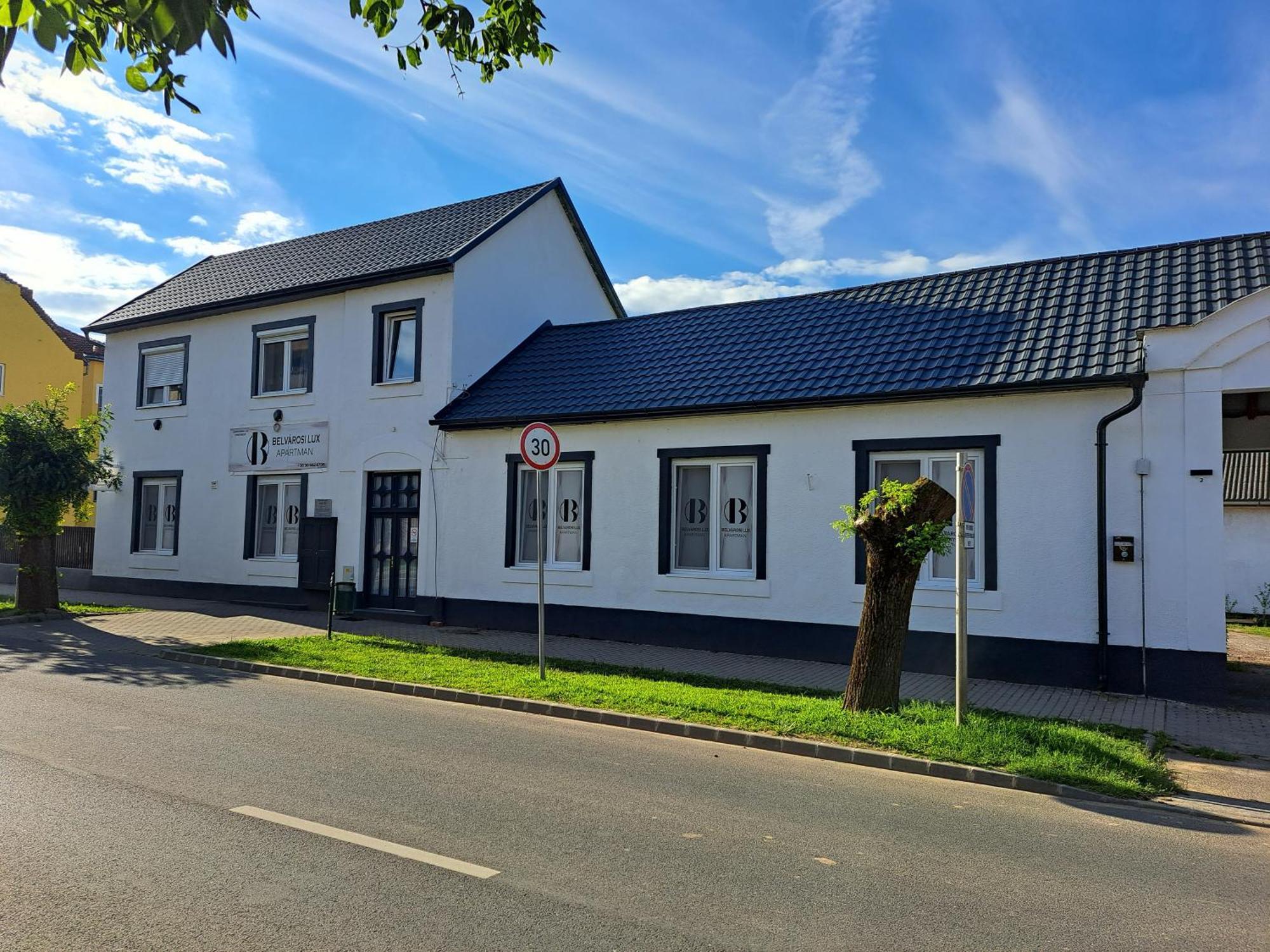 Belvarosi Lux Apartman Vásárosnamény Eksteriør billede